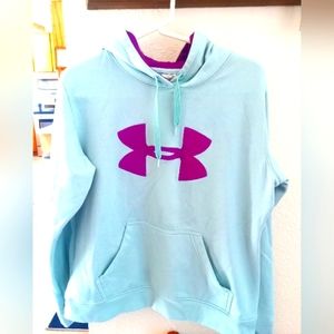 Under Armour Sweatshirt NWOT. NEVER WORN. Size Medium